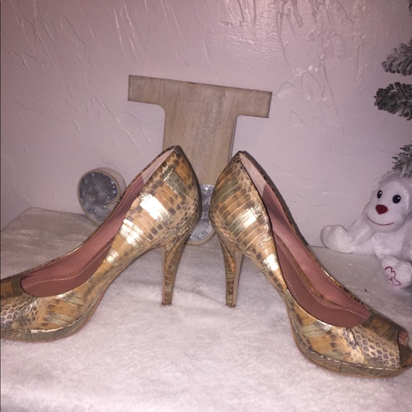 Vince Camuto Renees2 Peep Toe Platform Heels - Picture 2 of 8
